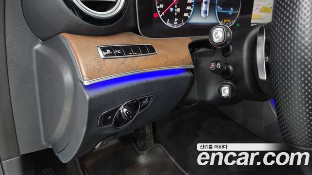 Mercedes-Benz E-Class E300 4MATIC Exclusive