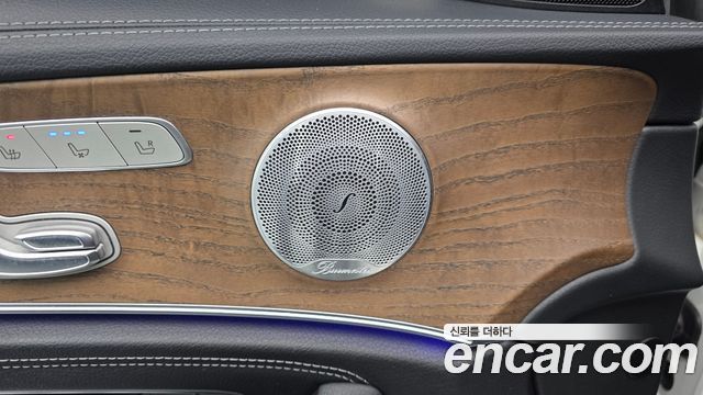 Mercedes-Benz E-Class E300 4MATIC Exclusive