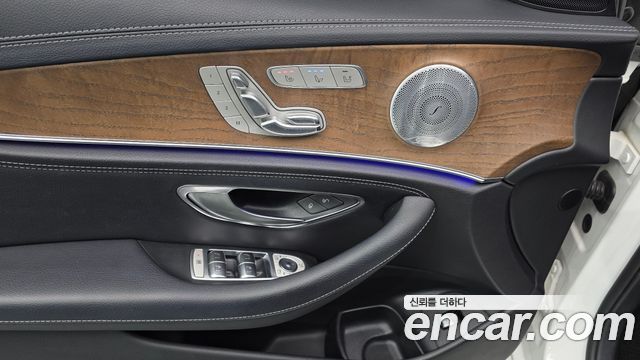 Mercedes-Benz E-Class E300 4MATIC Exclusive