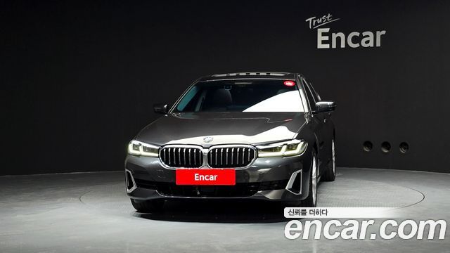 BMW 5-Series 530e Luxury
