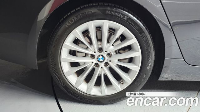 BMW 5-Series 530e Luxury