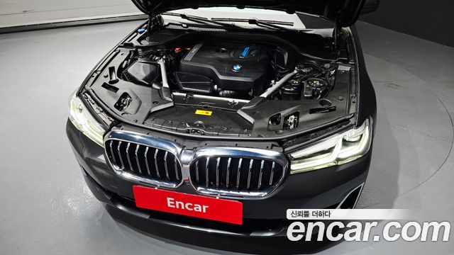 BMW 5-Series 530e Luxury