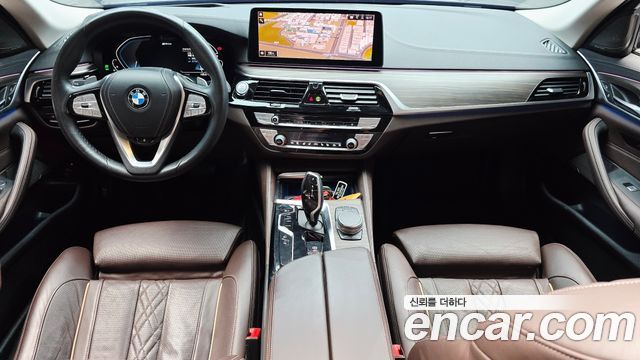 BMW 5-Series 530e Luxury