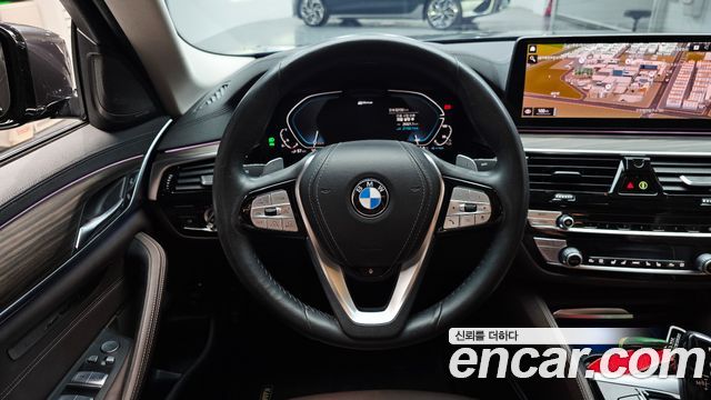 BMW 5-Series 530e Luxury