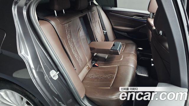 BMW 5-Series 530e Luxury