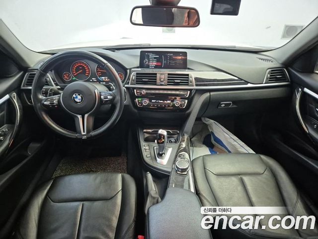 BMW 3-Series 320i Luxury