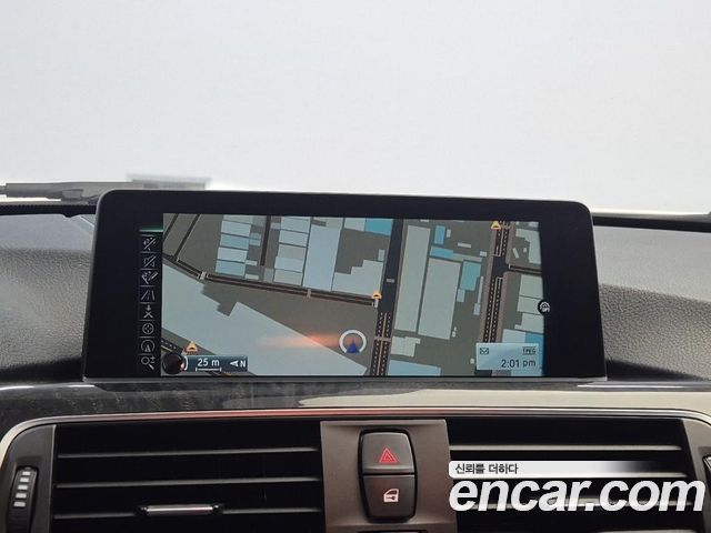 BMW 3-Series 320i Luxury