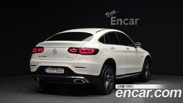 Mercedes-Benz GLC-Class GLC300e 4MATIC Coupe