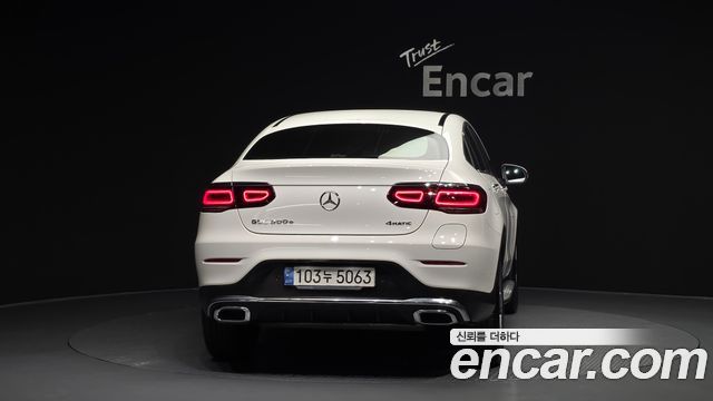 Mercedes-Benz GLC-Class GLC300e 4MATIC Coupe