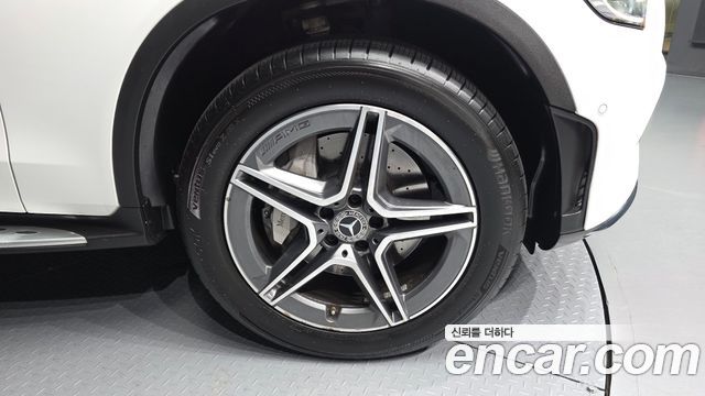 Mercedes-Benz GLC-Class GLC300e 4MATIC Coupe