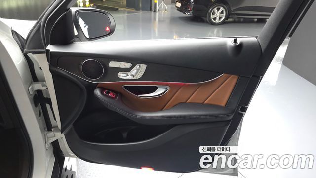 Mercedes-Benz GLC-Class GLC300e 4MATIC Coupe