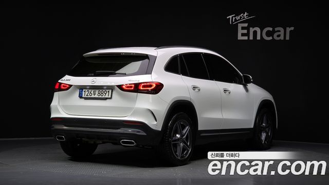 Mercedes-Benz GLA-Class GLA250 4MATIC