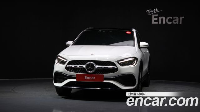 Mercedes-Benz GLA-Class GLA250 4MATIC