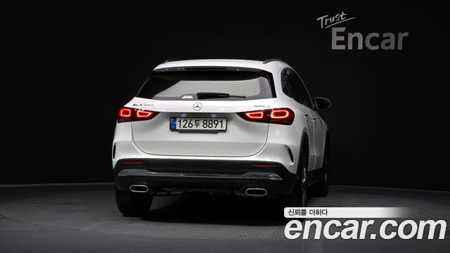 Mercedes-Benz GLA-Class GLA250 4MATIC