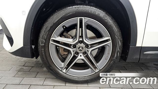 Mercedes-Benz GLA-Class GLA250 4MATIC