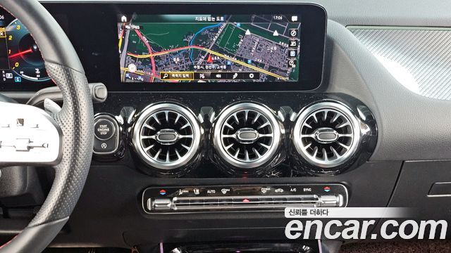 Mercedes-Benz GLA-Class GLA250 4MATIC