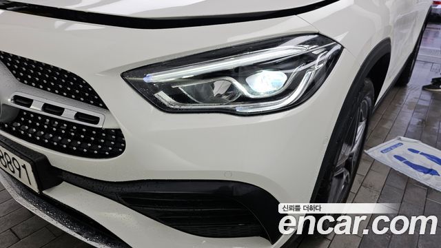 Mercedes-Benz GLA-Class GLA250 4MATIC