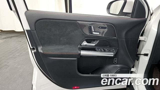 Mercedes-Benz GLA-Class GLA250 4MATIC
