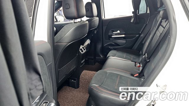 Mercedes-Benz GLA-Class GLA250 4MATIC