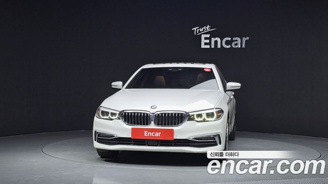 BMW 5-Series 520i Luxury