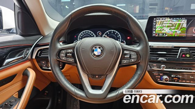 BMW 5-Series 520i Luxury