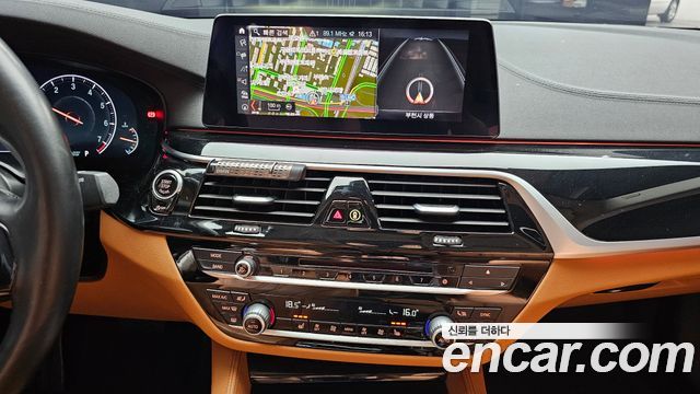 BMW 5-Series 520i Luxury