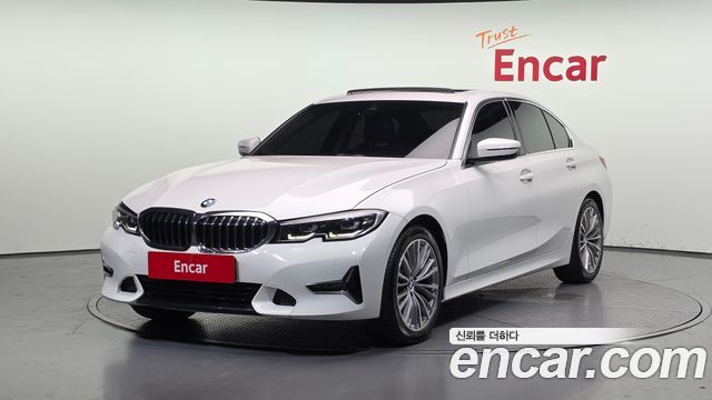 BMW 3-Series 320i Luxury