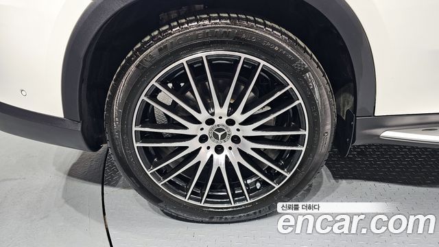 Mercedes-Benz GLC-Class GLC300 4MATIC Avnatgarde Coupe