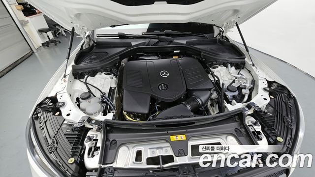 Mercedes-Benz GLC-Class GLC300 4MATIC Avnatgarde Coupe