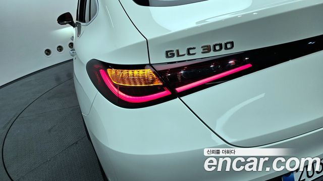 Mercedes-Benz GLC-Class GLC300 4MATIC Avnatgarde Coupe