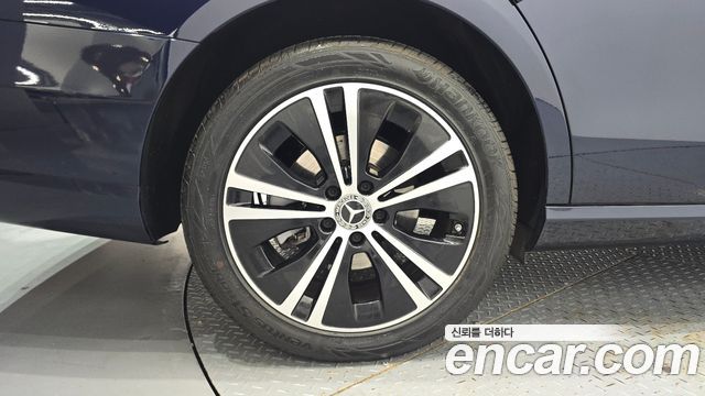Mercedes-Benz E-Class E220d Avantgarde