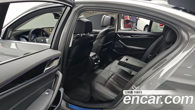 BMW 5-Series 530e Luxury