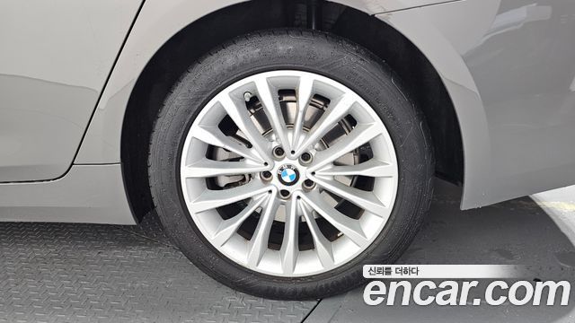 BMW 5-Series 530e Luxury