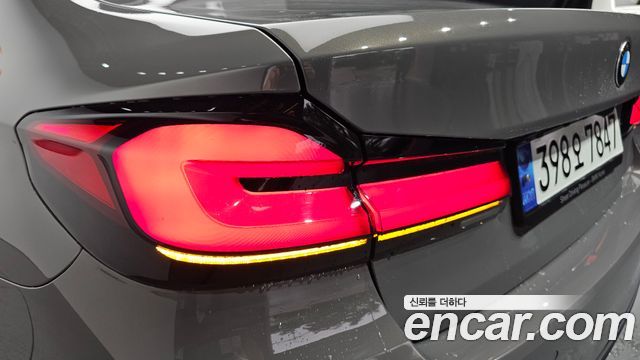 BMW 5-Series 530e Luxury