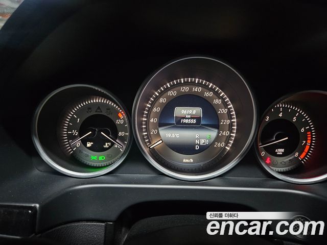 Mercedes-Benz E-Class E300 Avangard