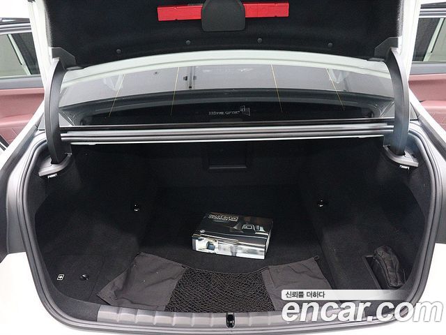 BMW 7-Series 740i xDrive M Sport