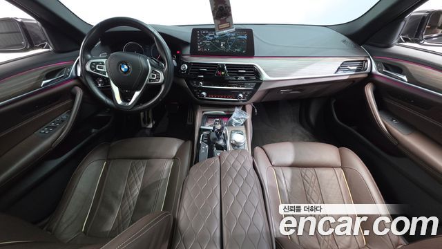 BMW 5-Series 530i M Sport Package Plus