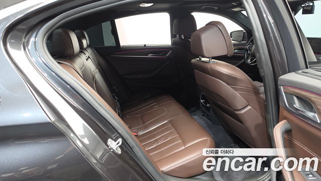 BMW 5-Series 530i M Sport Package Plus