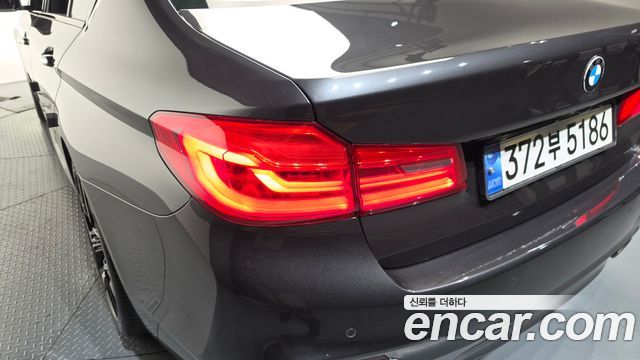BMW 5-Series 530i M Sport Package Plus