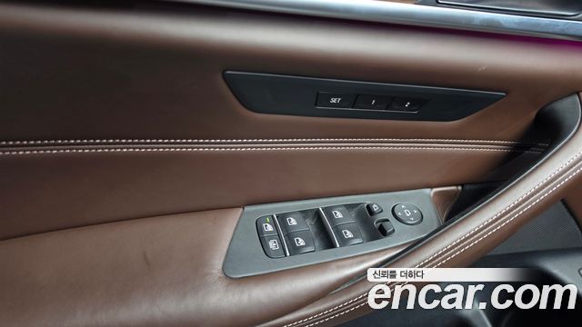 BMW 5-Series 530i M Sport Package Plus