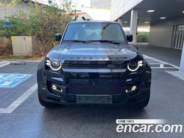 Land Rover Defender 110 P635 Octa Black