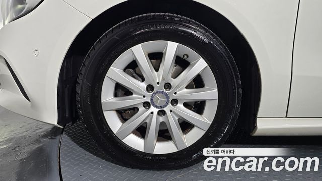 Mercedes-Benz A-Class A200