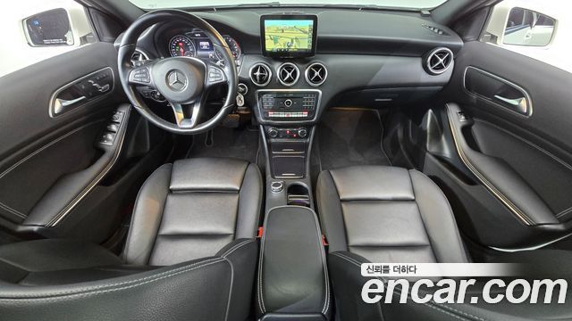 Mercedes-Benz A-Class A200