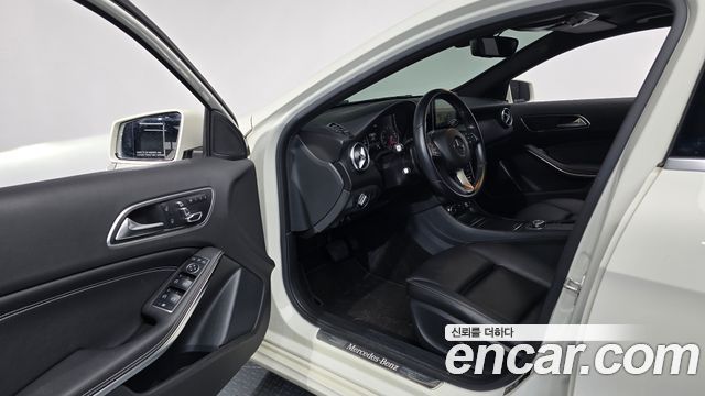 Mercedes-Benz A-Class A200