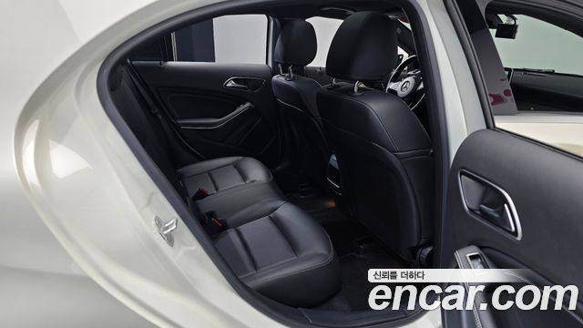 Mercedes-Benz A-Class A200