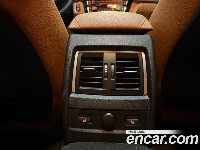 BMW 3-Series 320i Luxury