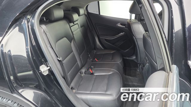 Mercedes-Benz GLA-Class GLA200 d