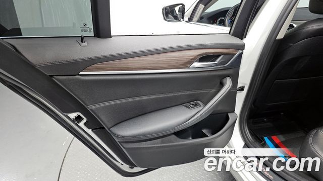 BMW 5-Series 530i Luxury Plus