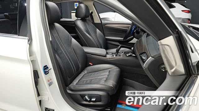BMW 5-Series 530i Luxury Plus