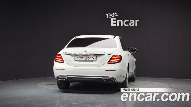 Mercedes-Benz E-Class E220d 4MATIC Exclusive
